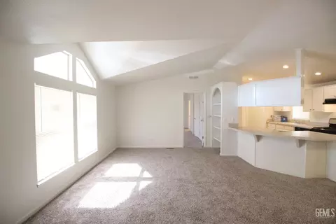 101 Cinnamon Ln, Bakersfield, CA 93308 photo 6