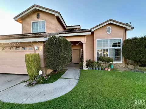 Exterior - 1833 5th Dr, Delano, CA 93215 photo 2 of 5