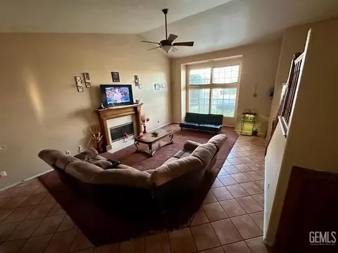 Living - 1833 5th Dr, Delano, CA 93215 photo 1 of 2