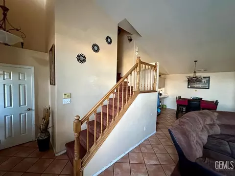 Entry Way - 1833 5th Dr, Delano, CA 93215 photo 1 of 1