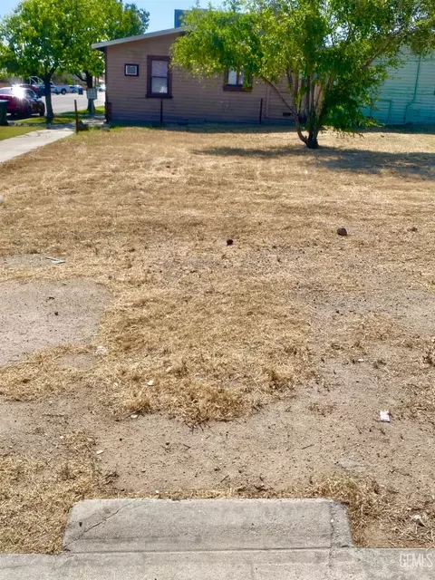418 6th St, Taft, CA 93268 photo 2