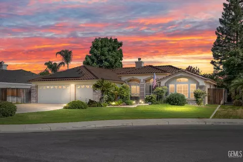10902 Open Trail Rd, Bakersfield, CA 93311