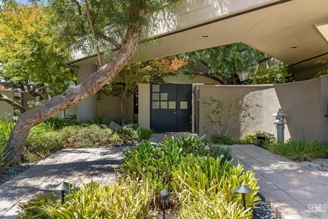 7512 Calle Privada, Bakersfield, CA 93309