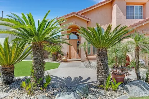 5000 Hartwick Ct, Bakersfield, CA 93313