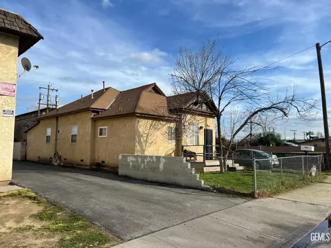 230 Eye St, Bakersfield, CA 93304