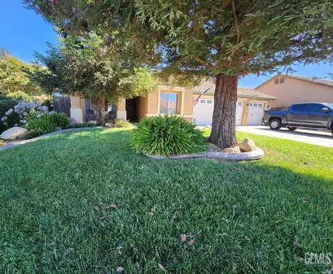 12111 Adirondack Ave, Bakersfield, CA 93312