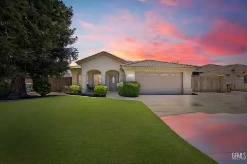 10121 Pavilion Dr, Bakersfield, CA 93312