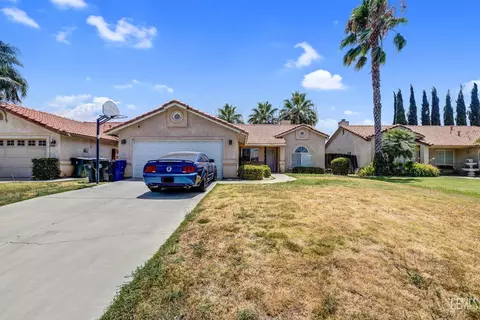 5917 Pine Canyon Dr, Bakersfield, CA 93313