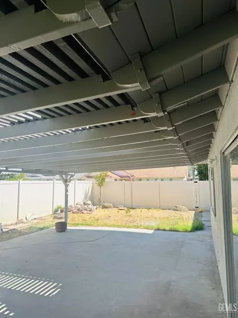 Exterior - 702 Union St, Delano, CA 93215 photo 7 of 8