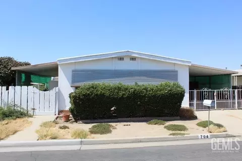 704 43rd St, Bakersfield, CA 93301