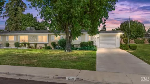 1320 Yorba Linda St, Bakersfield, CA 93309
