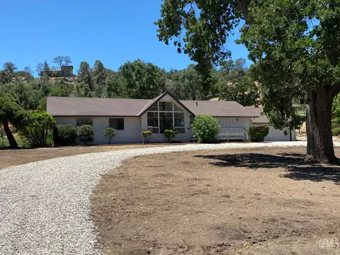 Exterior - 26720 Columbia Way, Tehachapi, CA 93561 photo 1 of 4