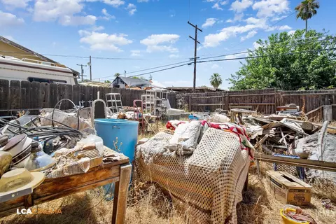 Exterior - 107 Madison St, Taft, CA 93268 photo 4 of 6