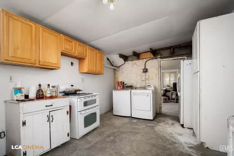 Other - 107 Madison St, Taft, CA 93268 photo 3 of 5