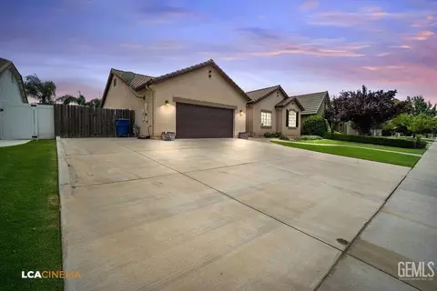 12705 Sable Point Dr, Bakersfield, CA 93312