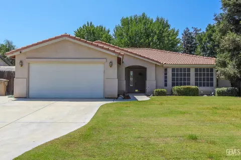 5501 Rockwell Dr, Bakersfield, CA 93308