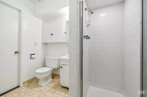 Bath - 271 Concord St, San Francisco, CA 94112 photo 3 of 3