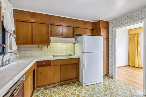 Kitchen - 271 Concord St, San Francisco, CA 94112 photo 3 of 3