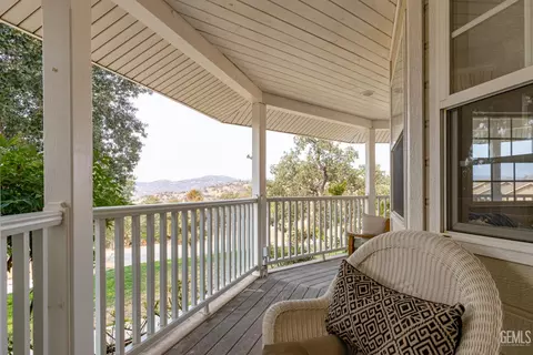 18580 Kern St, Tehachapi, CA 93561 photo 6