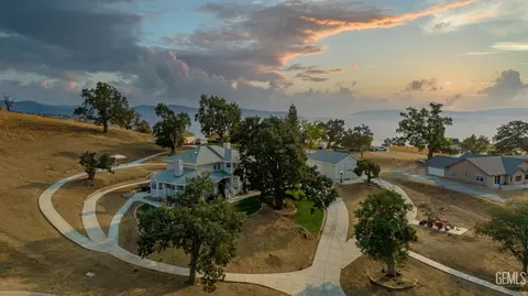 18580 Kern St, Tehachapi, CA 93561 photo 1