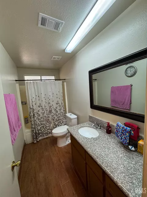 2008 Freeman Dr, Arvin, CA 93203 photo 8