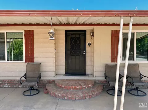 Exterior - 6301 Dennen St, Bakersfield, CA 93313 photo 2 of 7