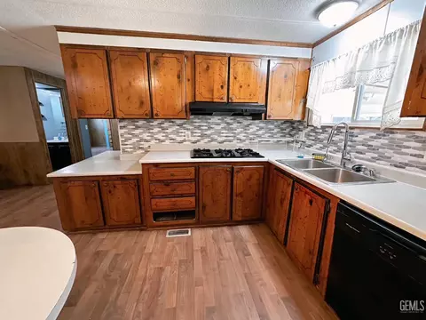 Kitchen - 6301 Dennen St, Bakersfield, CA 93313 photo 1 of 3