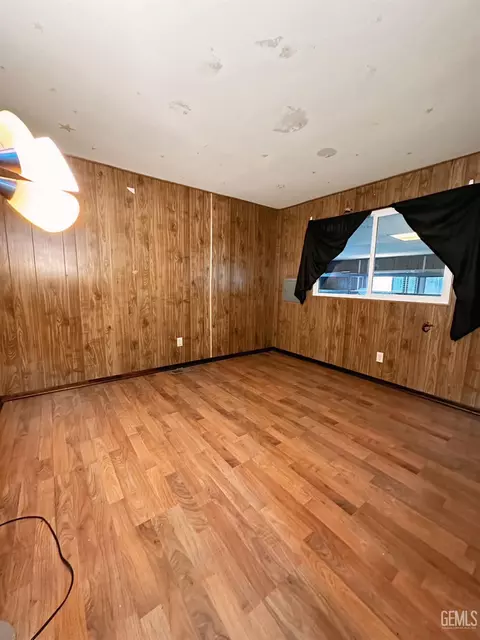 Bedroom - 6301 Dennen St, Bakersfield, CA 93313 photo 3 of 3