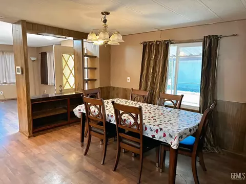 Dining - 6301 Dennen St, Bakersfield, CA 93313 photo 1 of 2