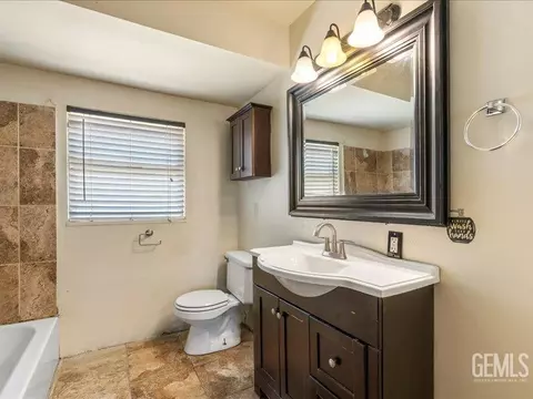 1018 Maple Ave, Wasco, CA 93280 photo 7