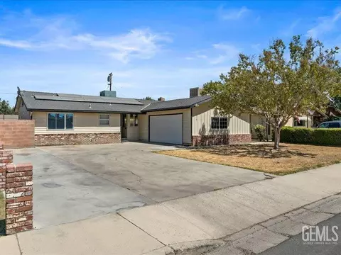 1018 Maple Ave, Wasco, CA 93280 photo 2