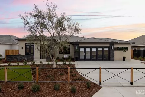 7902 Ruthburg Ct, Bakersfield, CA 93314