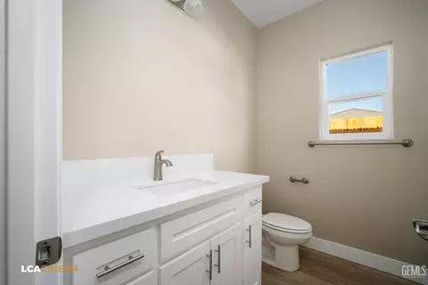 Bath - 801 Sinatra Way, Shafter, CA 93263 photo 1 of 1