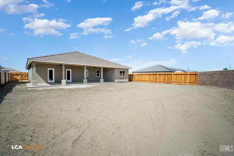 Exterior - 801 Sinatra Way, Shafter, CA 93263 photo 3 of 4
