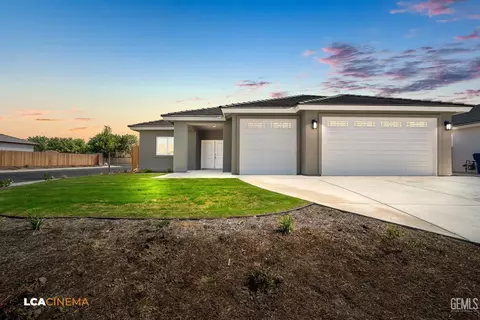Exterior - 801 Sinatra Way, Shafter, CA 93263 photo 1 of 4