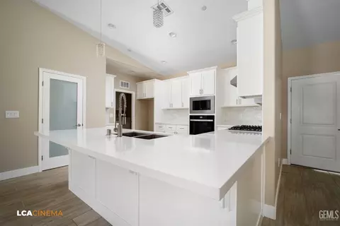 Kitchen - 801 Sinatra Way, Shafter, CA 93263 photo 1 of 1