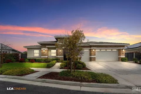 11716 Raindrop Ln, Bakersfield, CA 93311