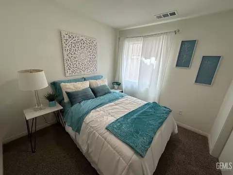 703 Ledgestone St, Bakersfield, CA 93307 photo 12