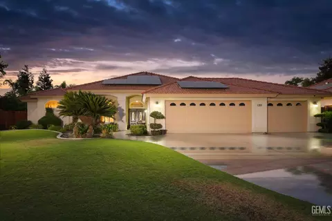 10518 Ascot Crossing St, Bakersfield, CA 93311