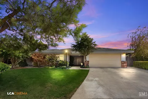5405 Spyglass Hill Ct, Bakersfield, CA 93309