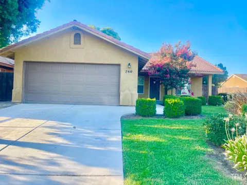 760 Greenwood Meadow Ln, Bakersfield, CA 93308