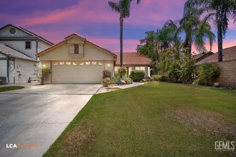 4906 Sanderling Ln, Bakersfield, CA 93312