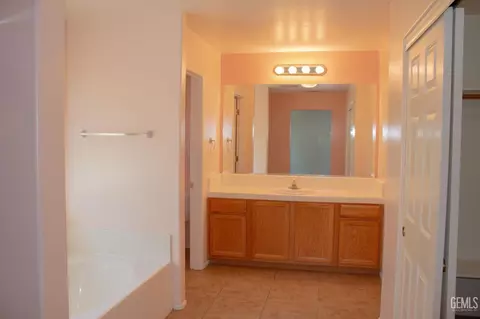 12323 Ruby River Dr, Bakersfield, CA 93312 photo 24