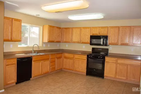 12323 Ruby River Dr, Bakersfield, CA 93312 photo 6