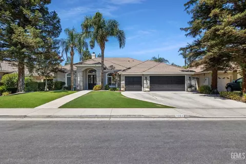 11204 Bright Water Way, Bakersfield, CA 93311