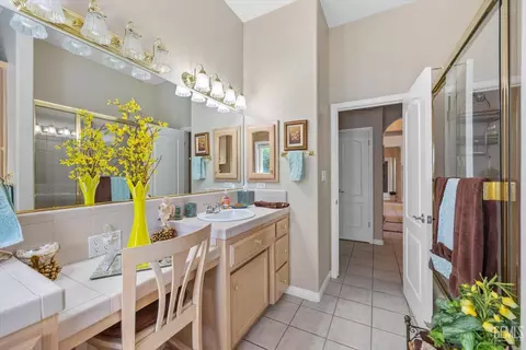 2121 Wedgemont Pl, Bakersfield, CA 93311 photo 31