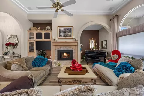2121 Wedgemont Pl, Bakersfield, CA 93311 photo 9