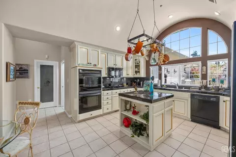 2121 Wedgemont Pl, Bakersfield, CA 93311 photo 17