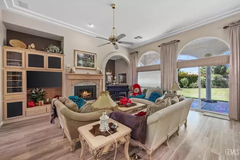 2121 Wedgemont Pl, Bakersfield, CA 93311 photo 10