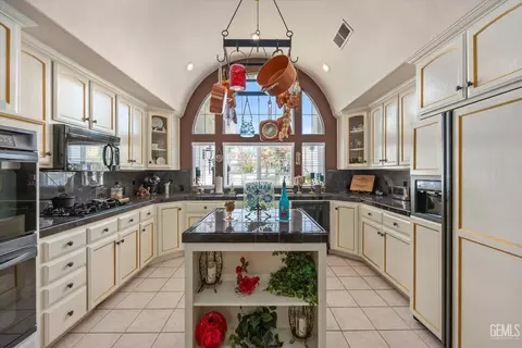 2121 Wedgemont Pl, Bakersfield, CA 93311 photo 19